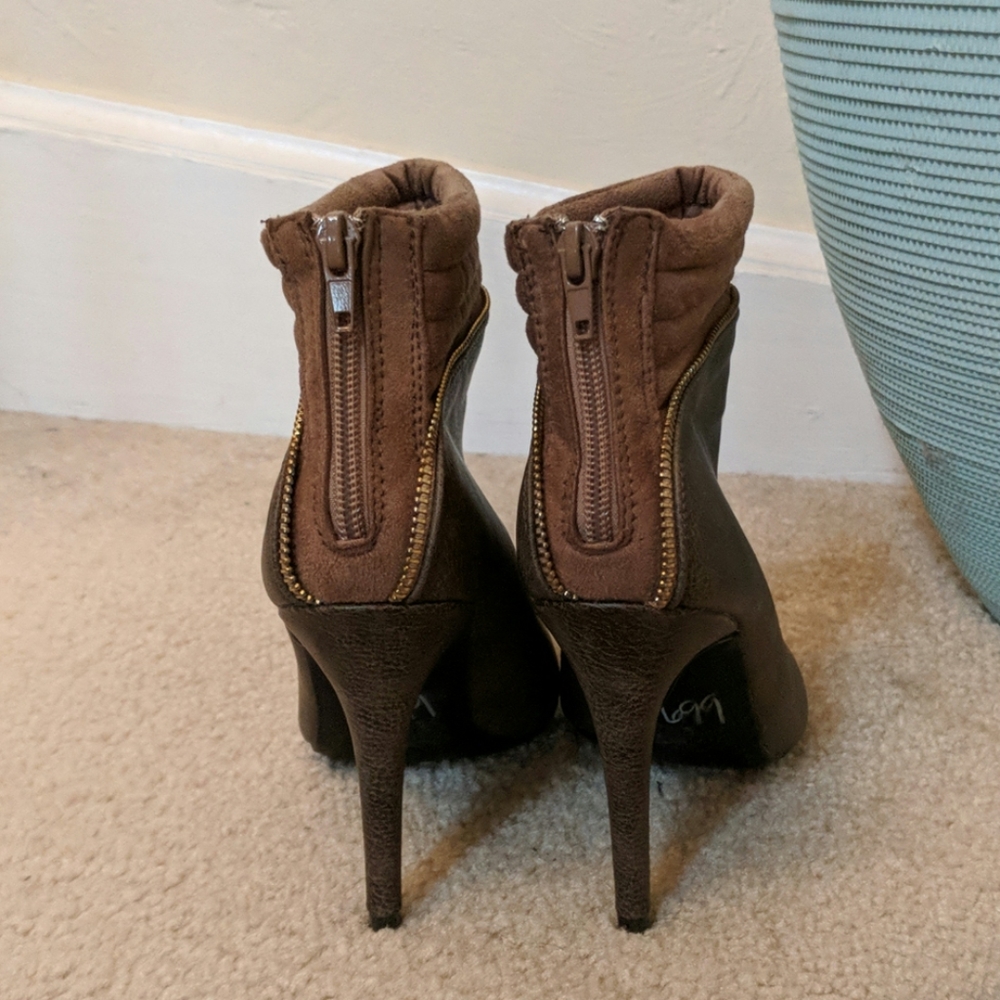 Accessories - Picture 3 of 3